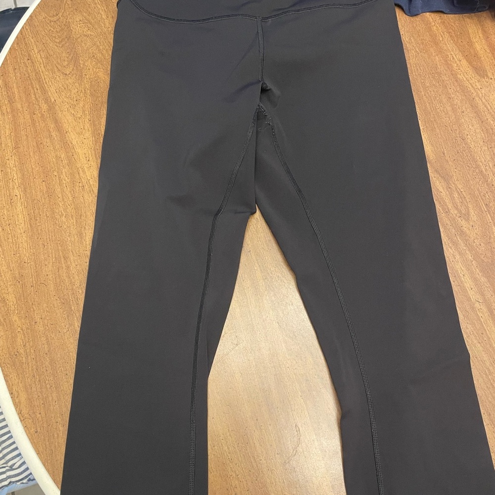 Lululemon wonder under crop
